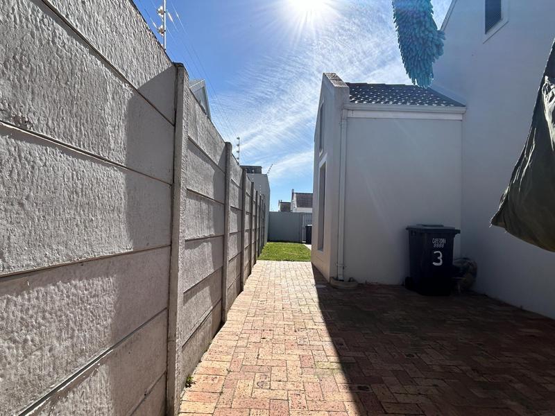 3 Bedroom Property for Sale in Sunningdale Western Cape